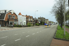 900903 Gezicht op de huizen Amsterdamsestraatweg 993 (links) -lager te Utrecht.